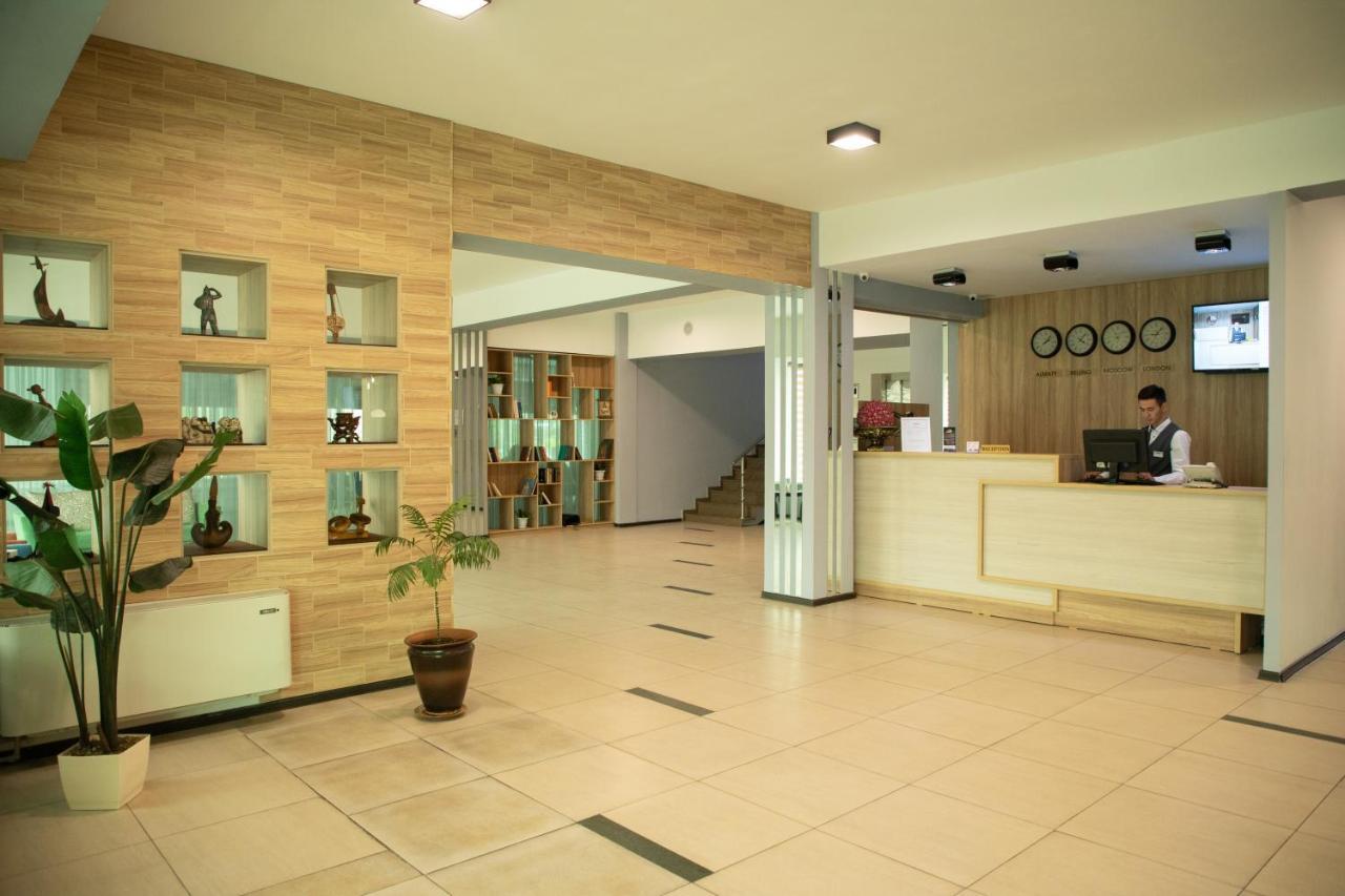 Astra Hotel Almaty Ngoại thất bức ảnh